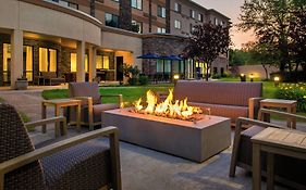 Courtyard By Marriott Paramus